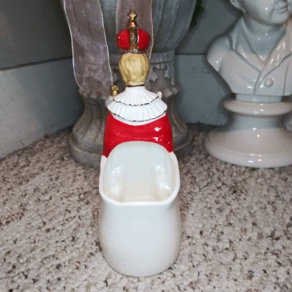 Vintage Giftwares Co. Nancy Pew Infant Jesus Of Prague Planter - Picture 3 of 7